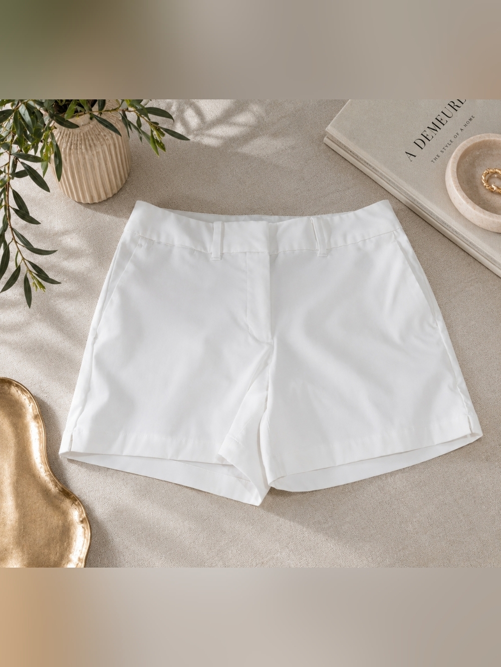 NWOT Nike Size 4 White High-Waist Tailored Women's Golf Dri Fit Shorts